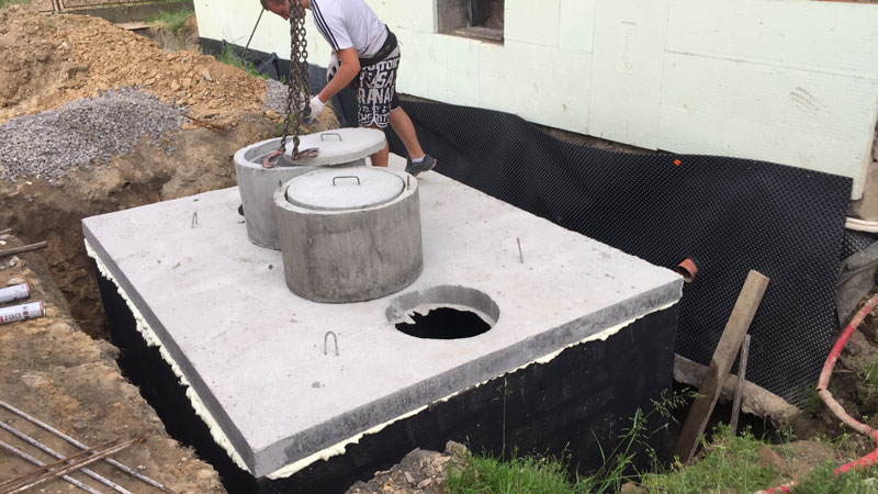 Montáž betonového septiku v Českých Budějovicích