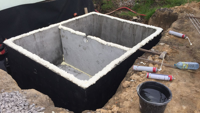 Montáž betonového septiku v Českých Budějovicích